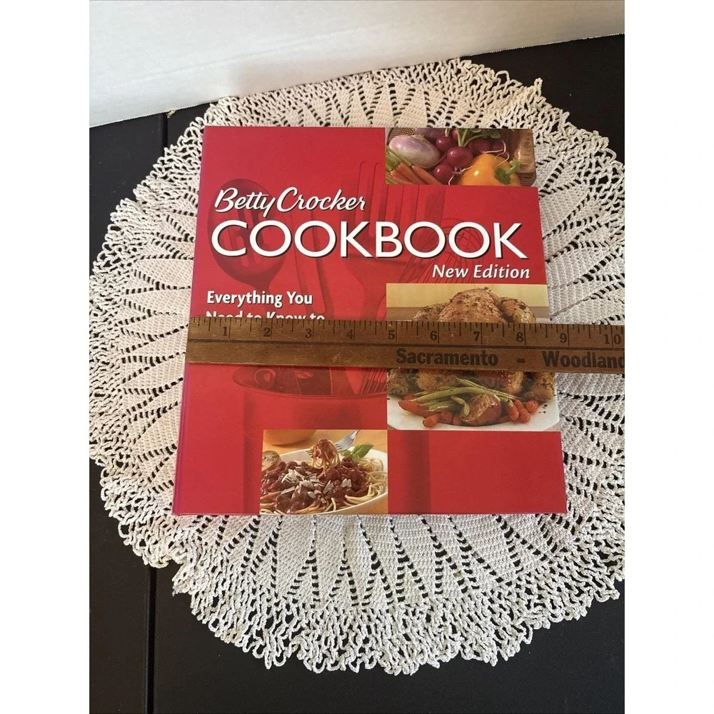 Betty Crocker's Everything You Need to Know to Cook Today New Editon Binder 2005